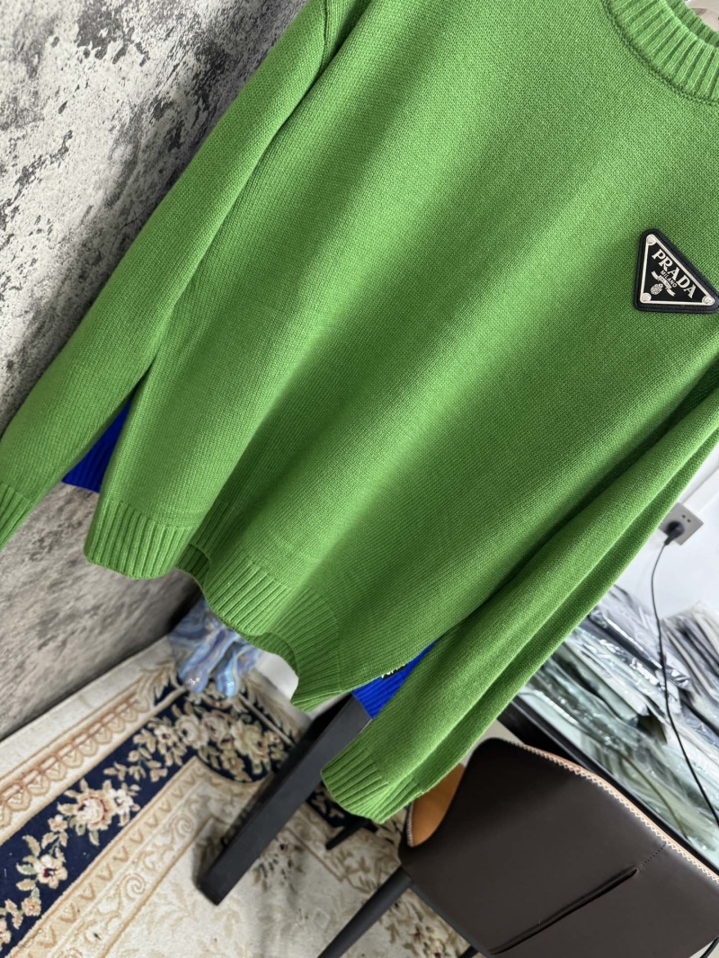 Pra*a sweater